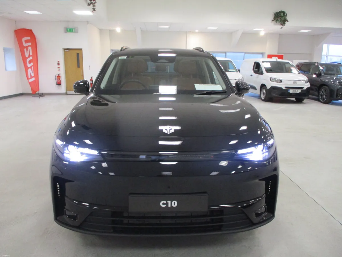 LEAPMOTOR C-10 DESIGN R.E.E.V 975KMS RANGE - Image 3