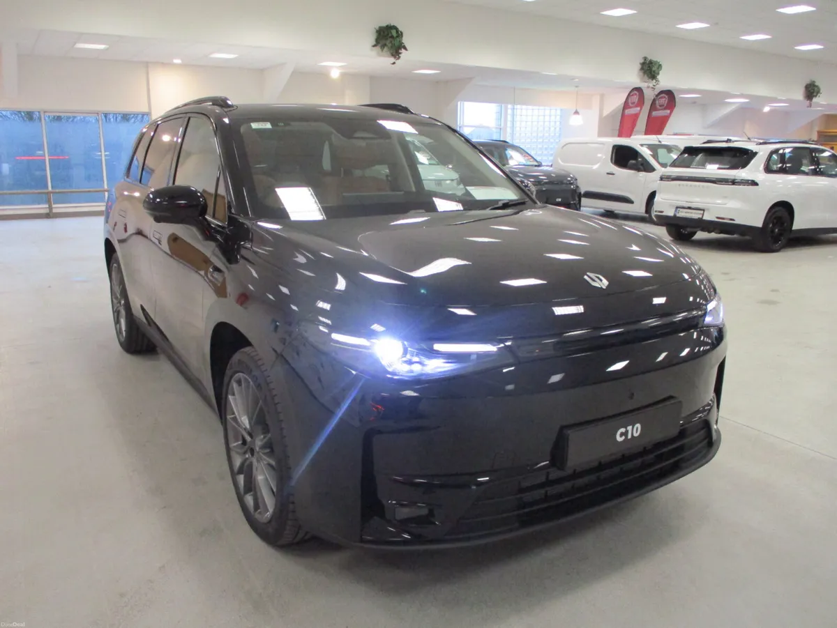 LEAPMOTOR C-10 DESIGN ELECTRIC 420KMS RANGE - Image 2