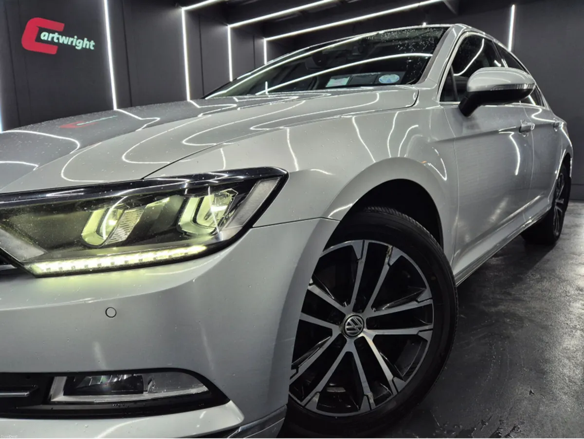 Volkswagen Passat HIGHLINE 2.0 TDI MANUAL 6SPEED F - Image 3
