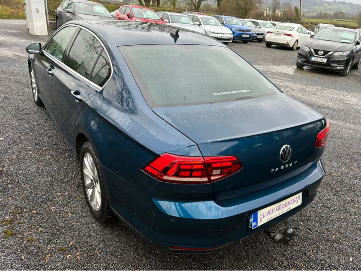 Volkswagen Passat BUSINESS 2.0 TDI AUTO (CAMERA) - Image 3