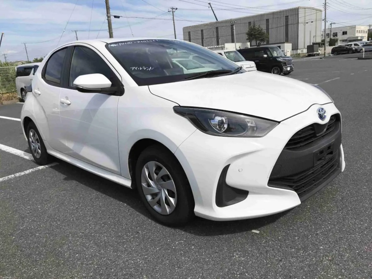Toyota Yaris X AUTOMATIC HYBRID 1.5 PETROL