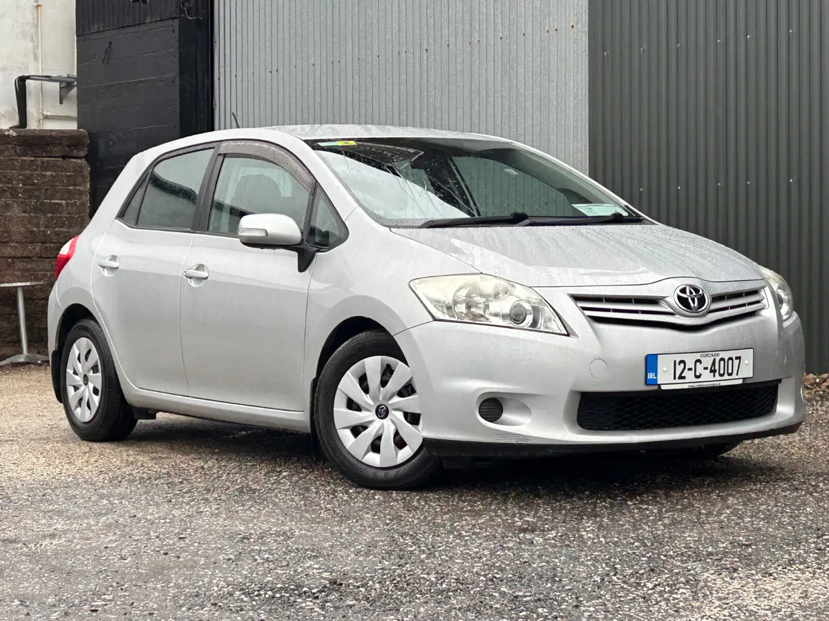Toyota Auris 2012 1.4 diesel - Image 2