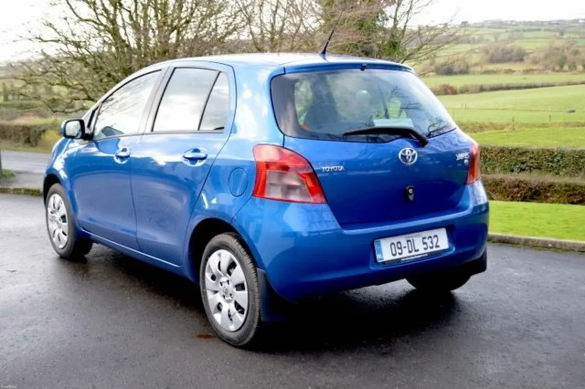 Toyota Yaris 2009 - Image 3