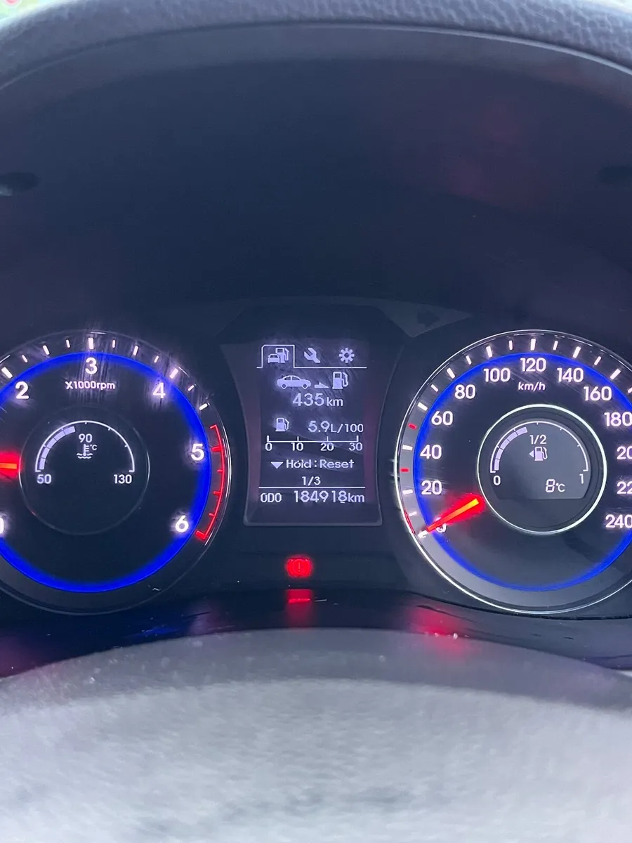 Hyundai i40 2015 //EXECUTIVE//LUXURY TRIM - Image 2