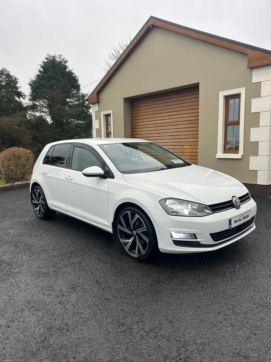 2016 Volkswagen Golf - Image 1