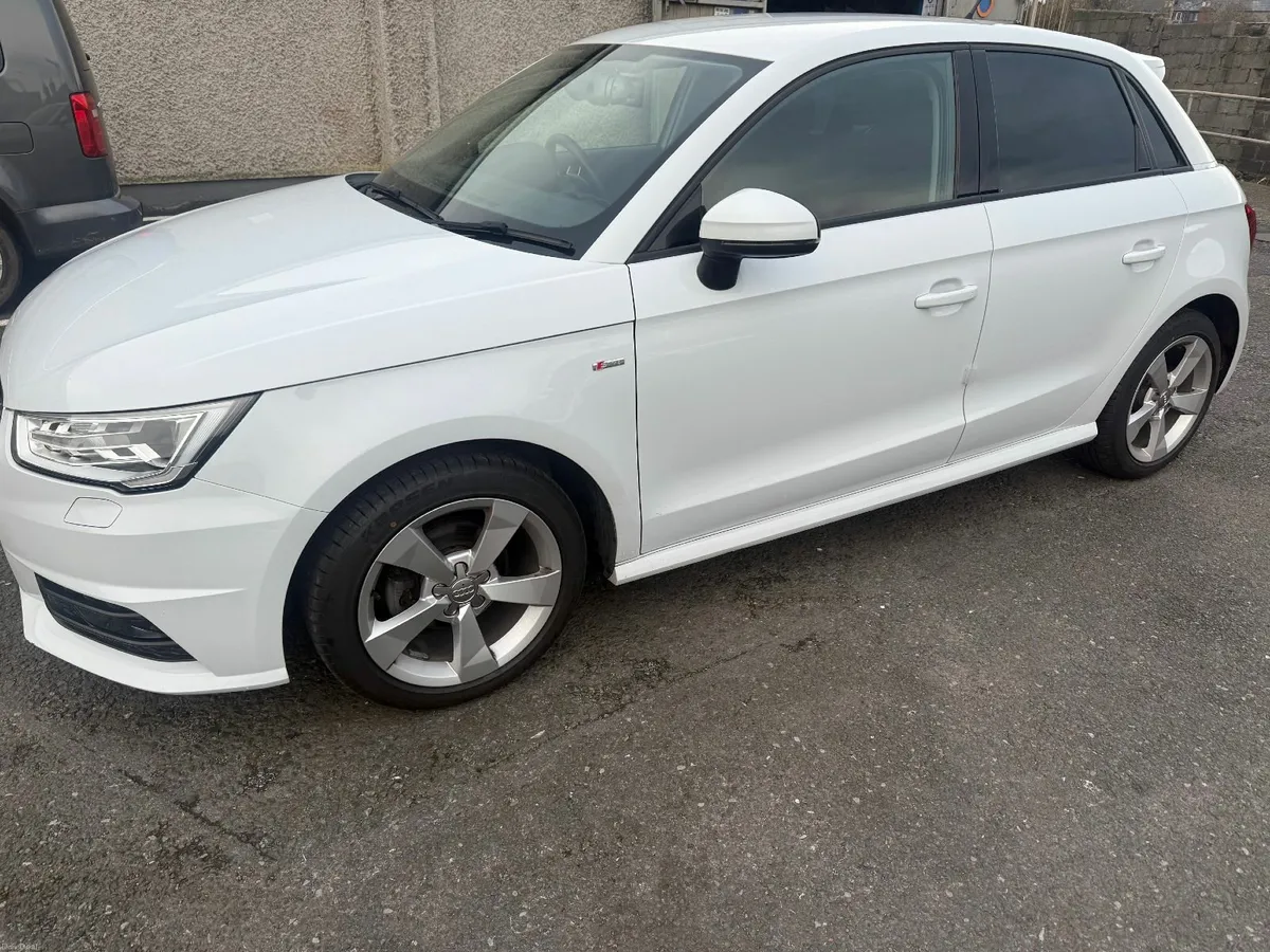 AUDI A1 (S) LINE - Image 4