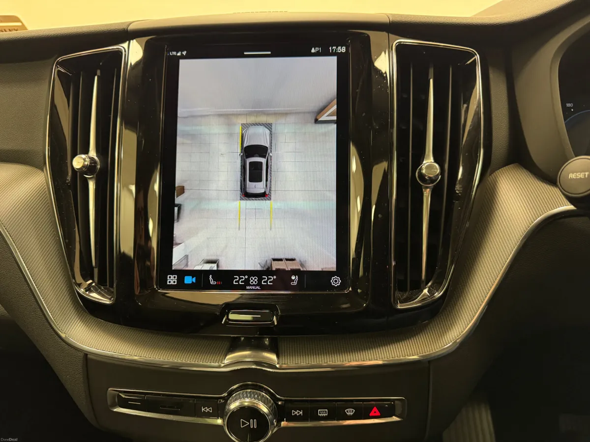 Volvo XC60 2025 T6 - Image 4