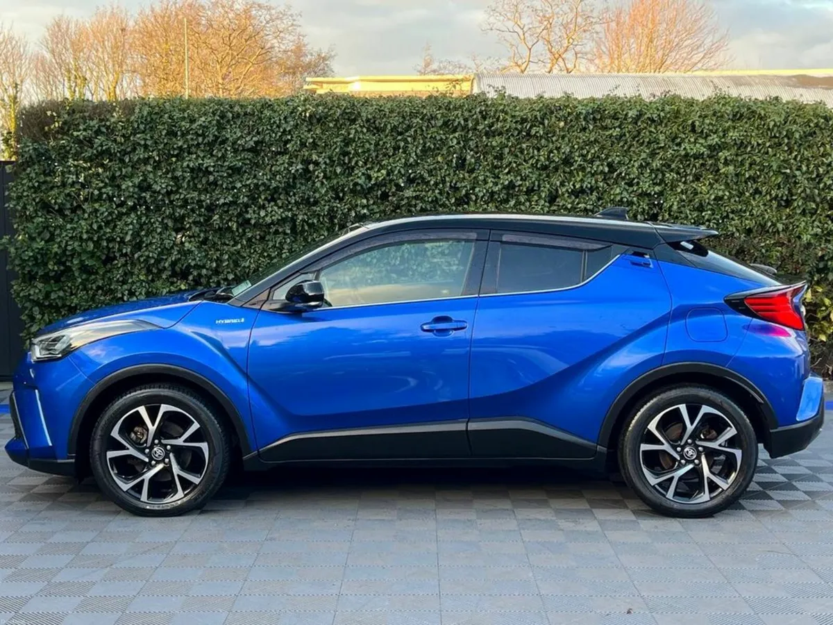 Toyota C-HR 1.8 HYBRID // SERVICE HISTORY // TOP V - Image 3