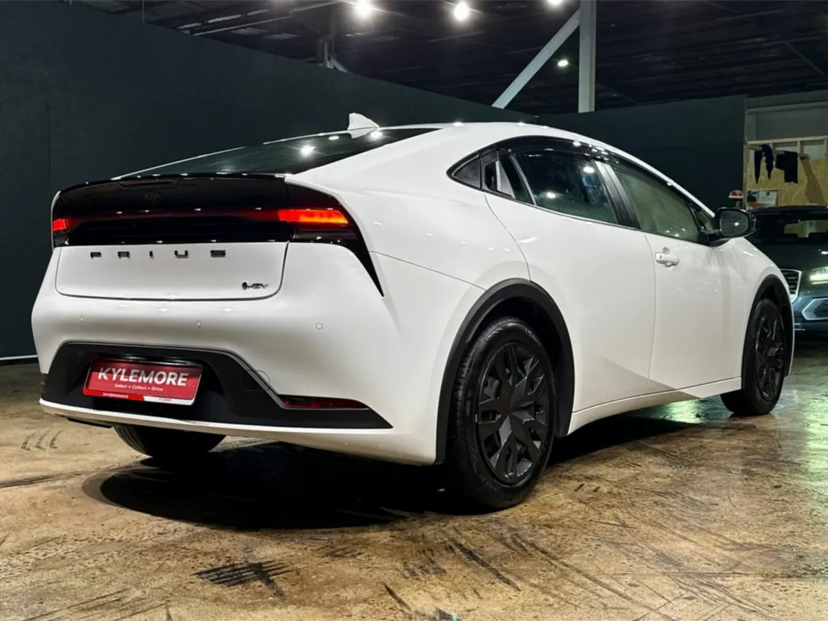 Toyota Prius NEW MODEL - HYBRID 1.8L AUTOMATIC - C - Image 4