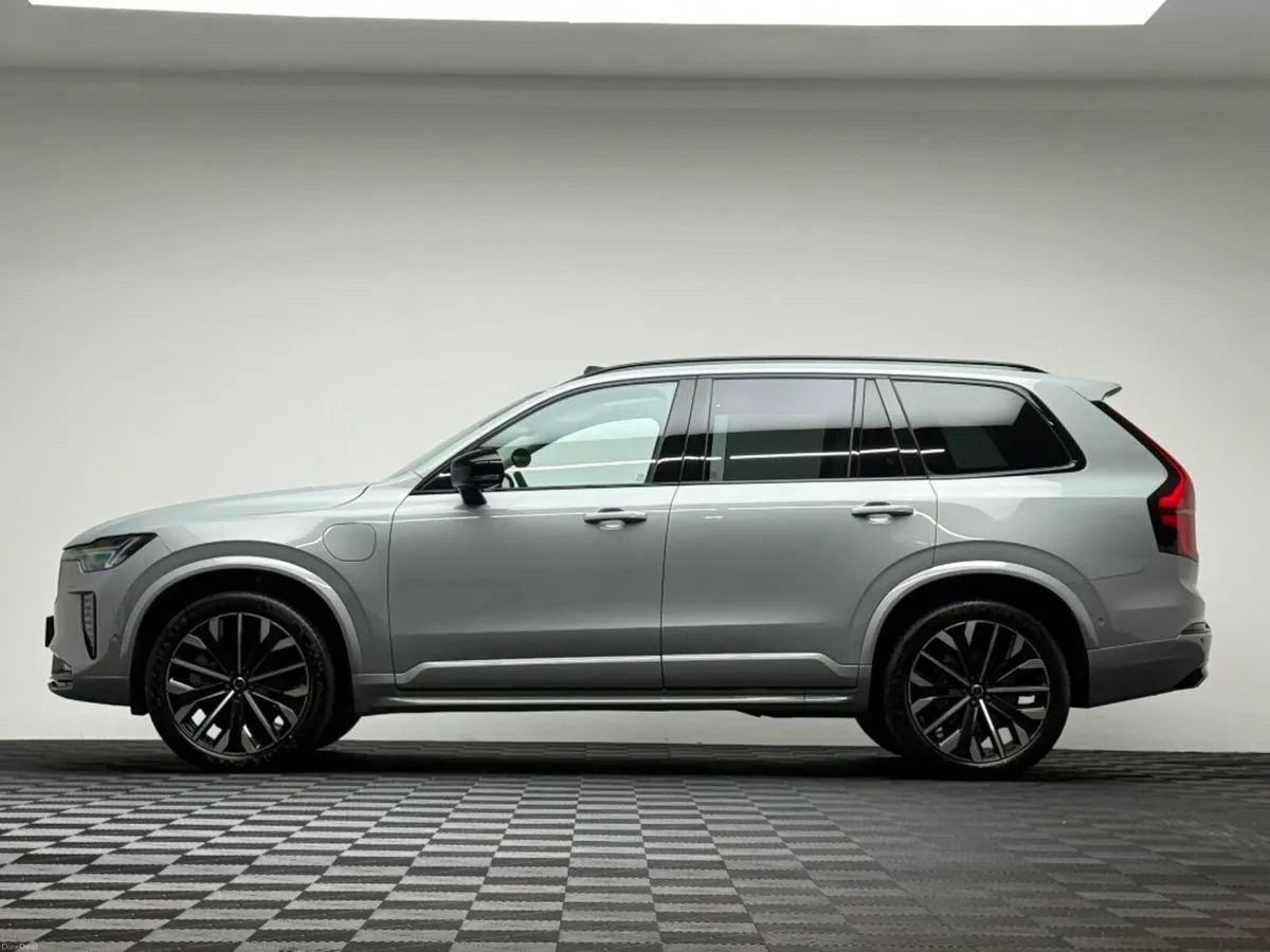Volvo XC90 PLUS T8 RECHARGE 2.0 PHEV AWD *7 SEATER - Image 4