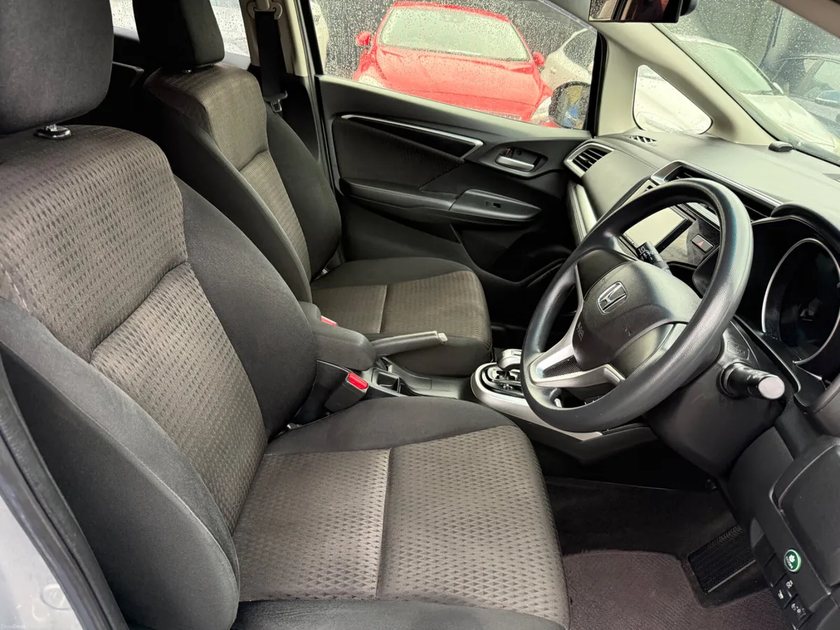 2018 Honda Fit 1.5L Hybrid Automatic - Image 4