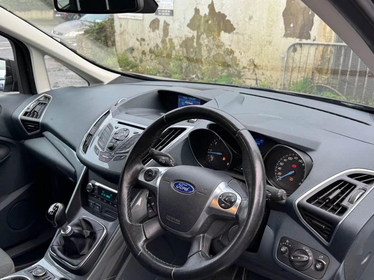 Ford C-Max Titanium Ideal family car - Image 6
