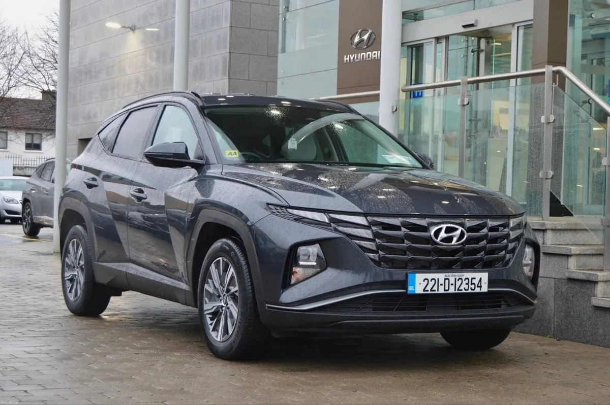 Hyundai Tucson 2WD Executive HEV Auto, Low Mileage - Image 1