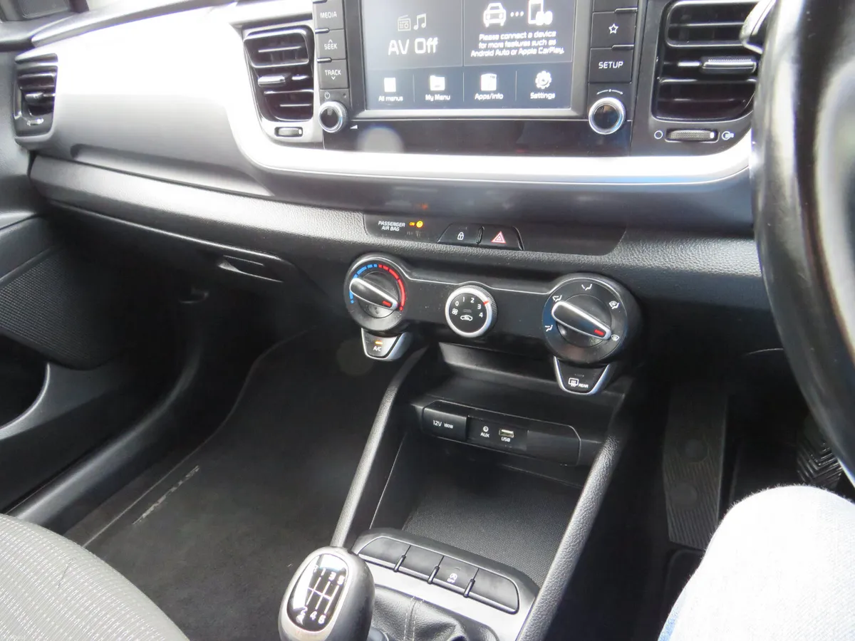 Kia Stonic 2018 5DR LOW MILEAGE  NCTD 28 - Image 4
