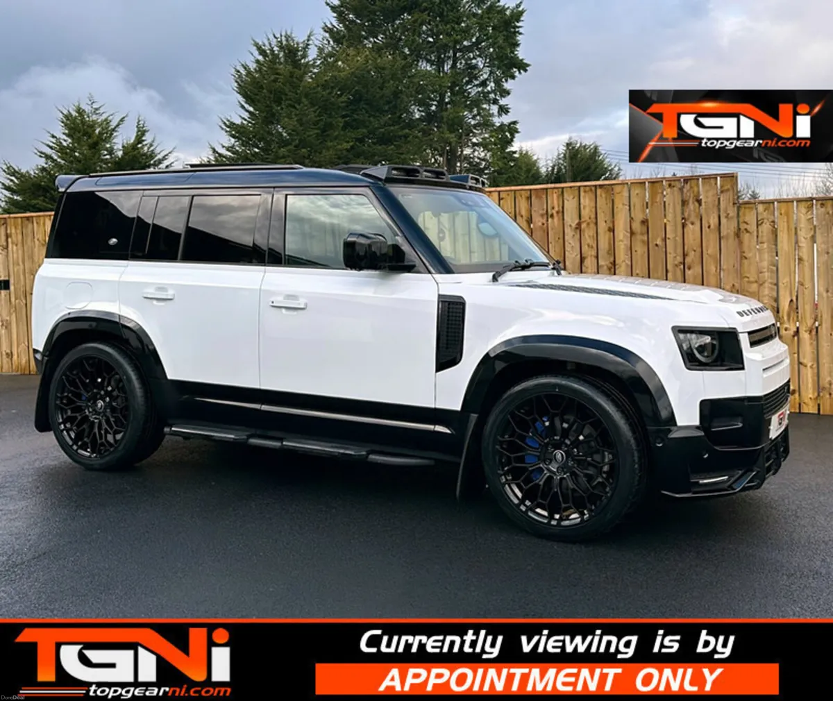 Sep 2022 Land Rover Defender D300 X-Dynamic HSE - Image 1