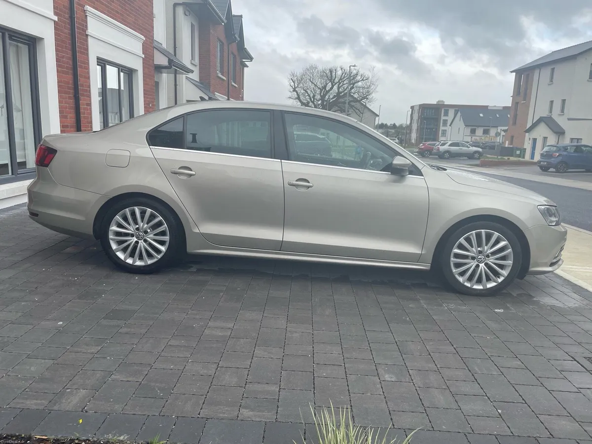 Volkswagen Jetta Highline 1.4 TSI - Image 2