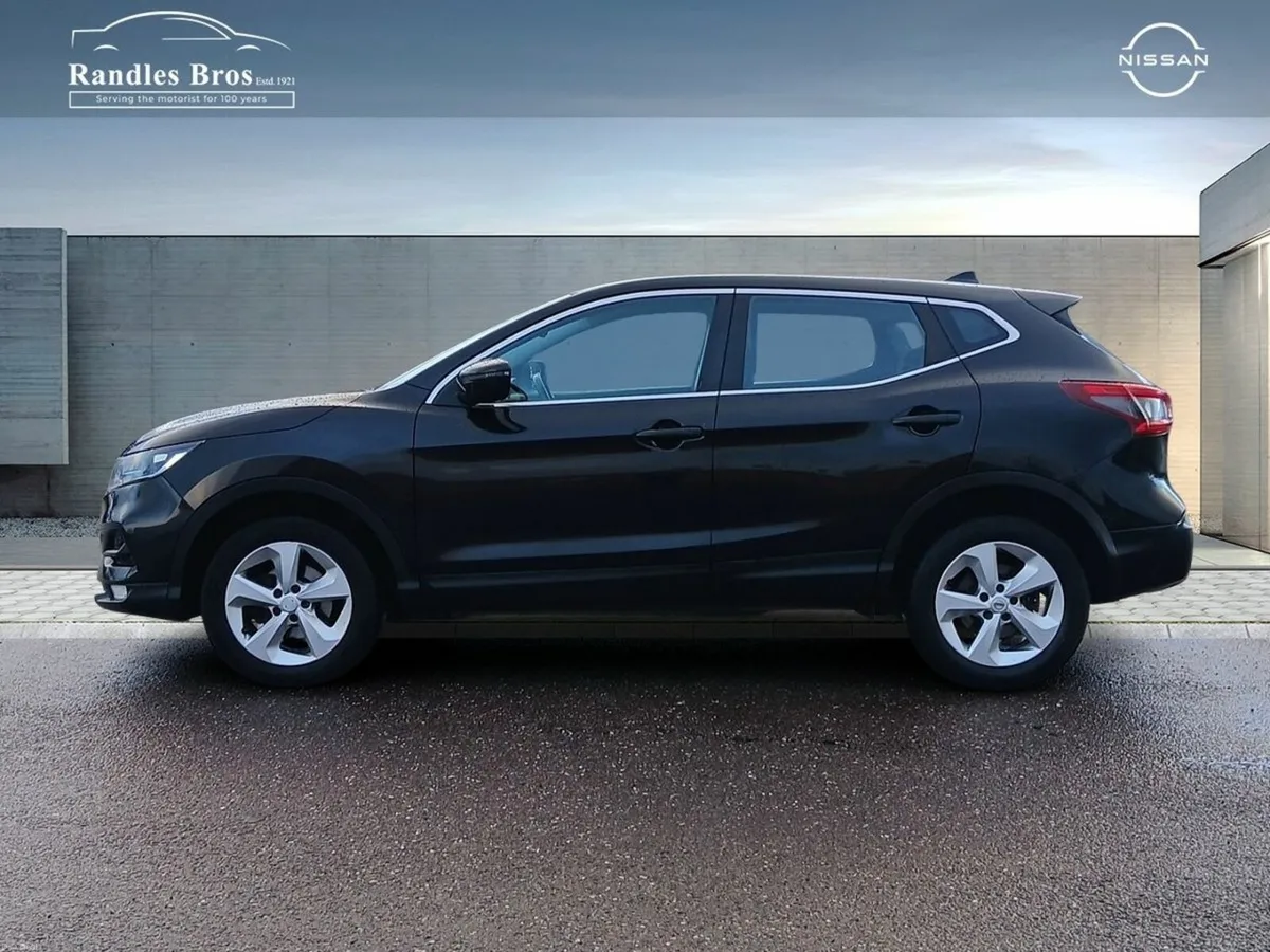 Nissan Qashqai 1.5 DSL SV Safety Pack - Image 3