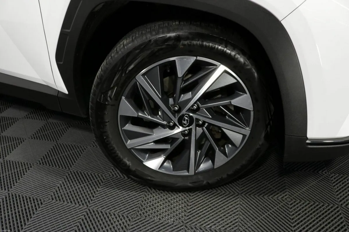 Hyundai Tucson EXECUTIVE PLUS 1.6L DIESEL SUV - Image 4