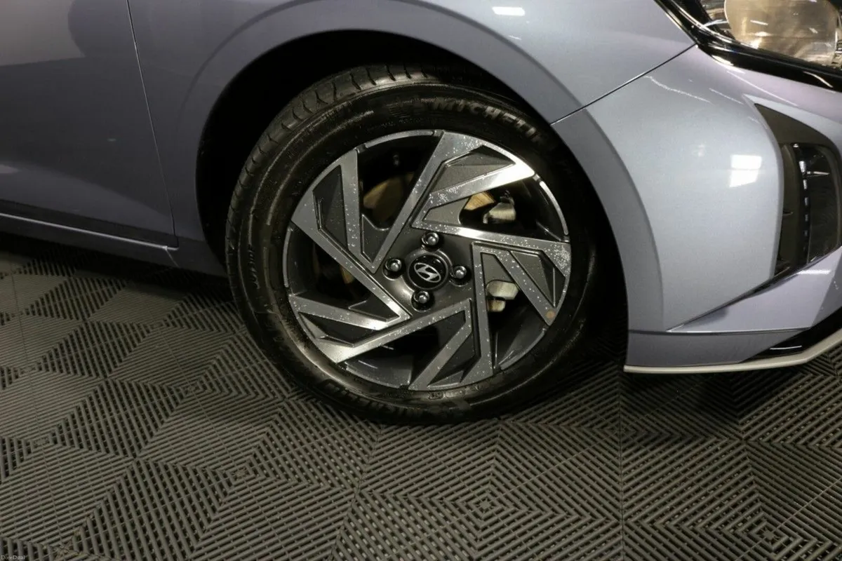 Hyundai i20 AUTOMATIC DELUXE PLUS 1.0L PETROL HATC - Image 2