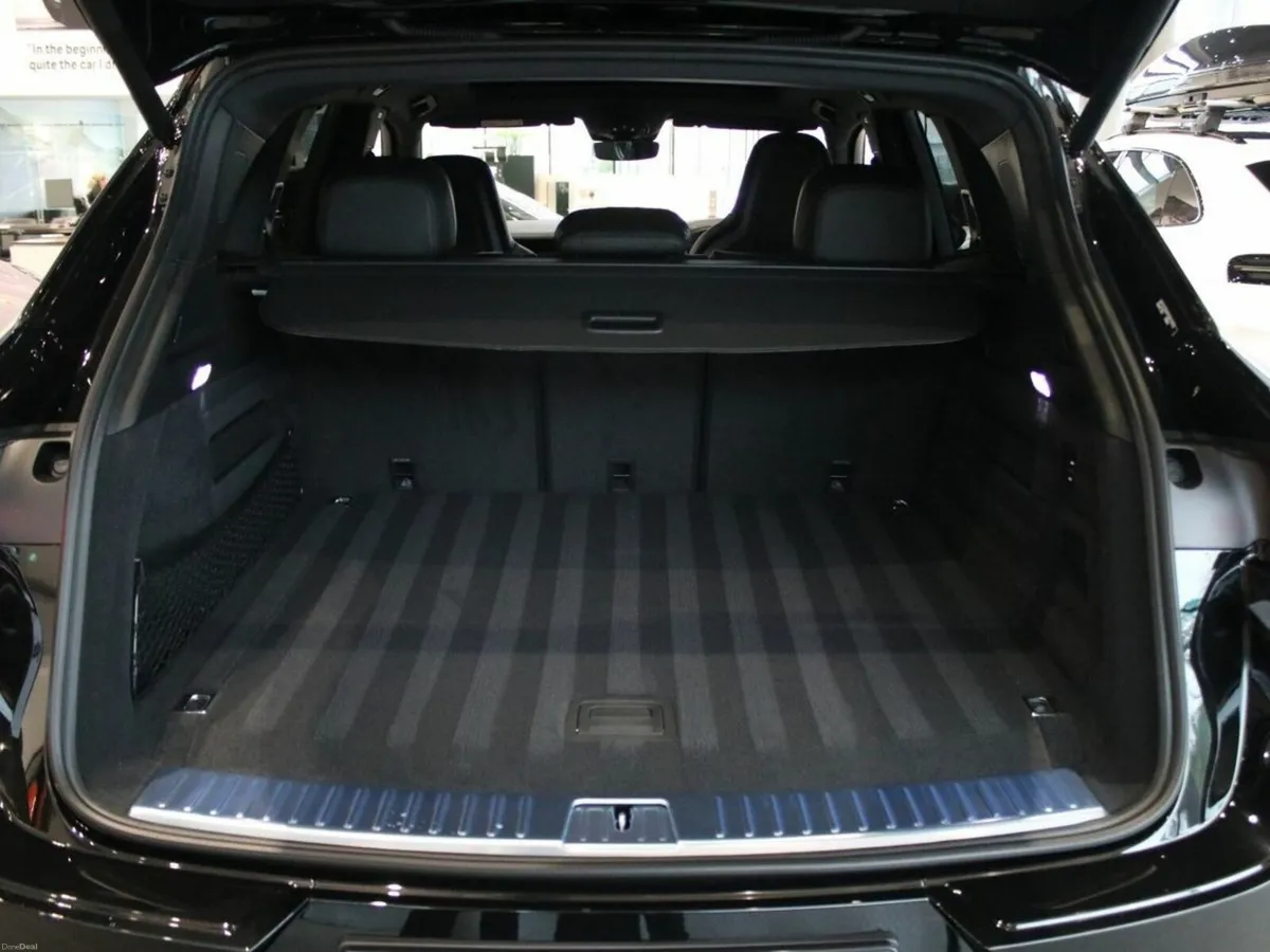 Porsche Cayenne E-Hybrid Black Edition - Image 4