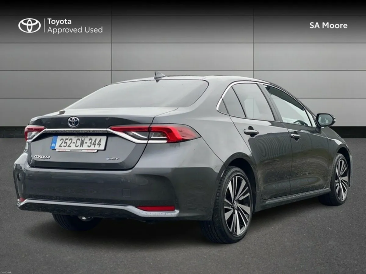 Toyota Corolla LUNA SPORT SALOON - Image 2