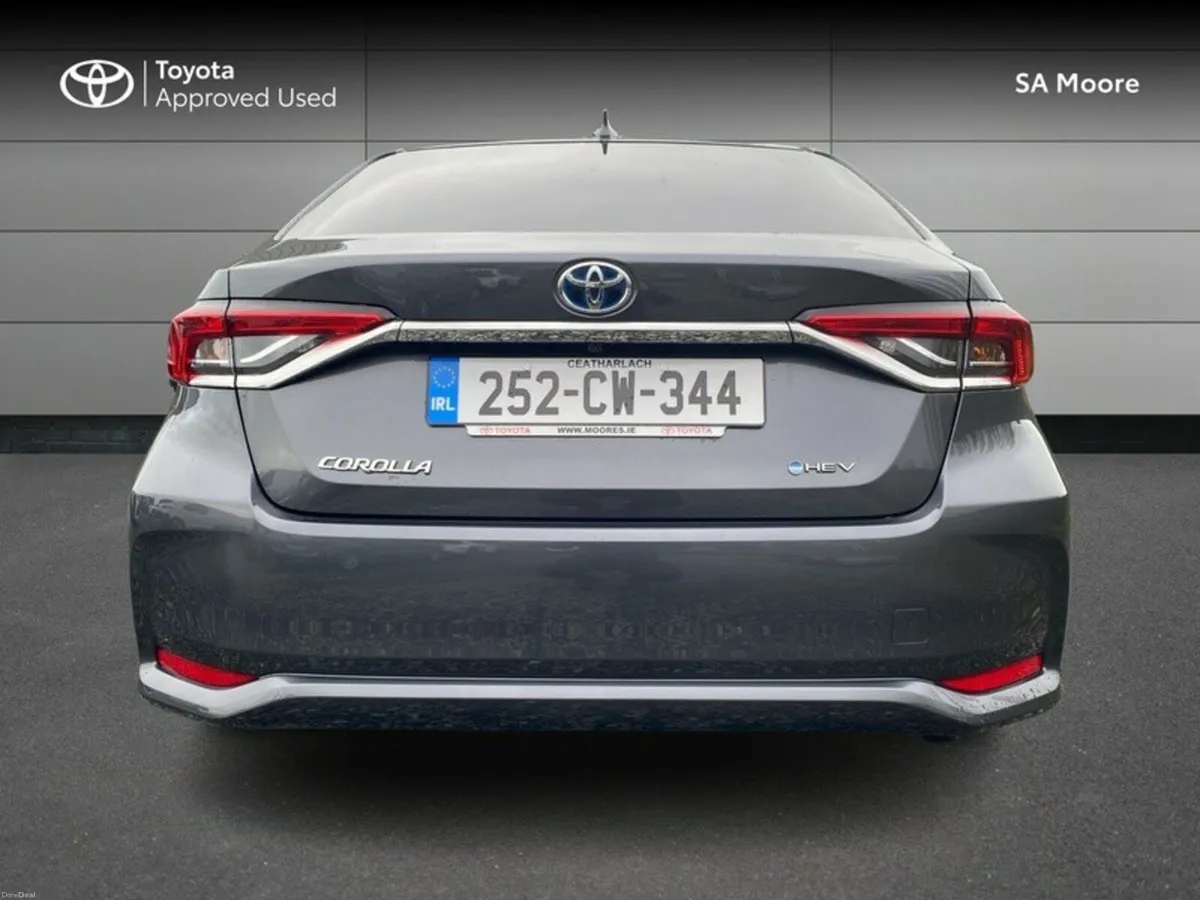 Toyota Corolla LUNA SPORT SALOON - Image 4