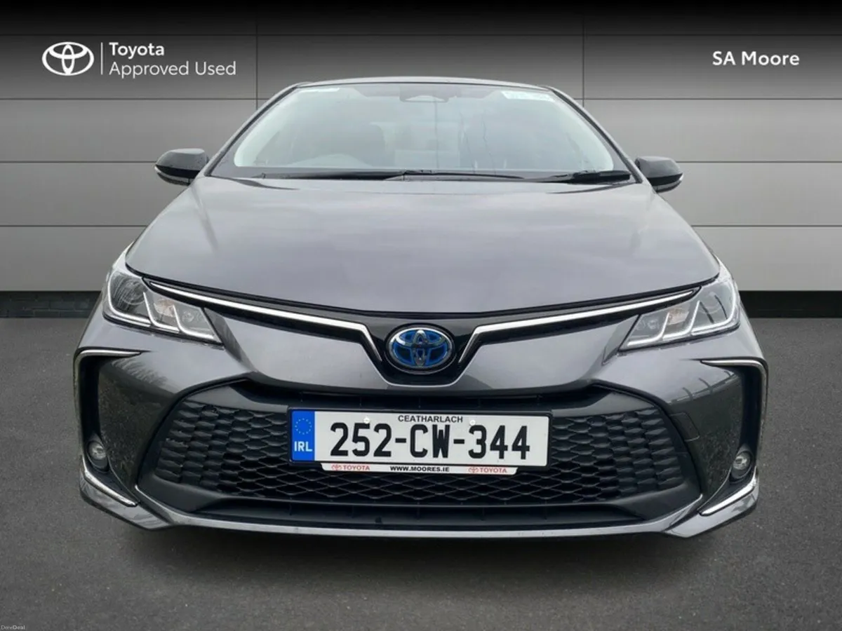Toyota Corolla LUNA SPORT SALOON - Image 5