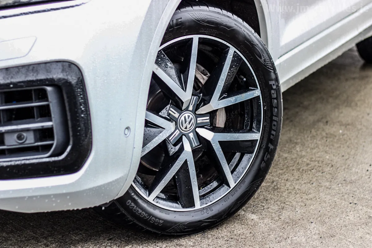 2018 VOLKSWAGEN TOURAG R-LINE 286BHP - Image 2