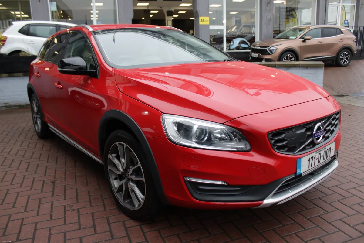 2.0D4 CROSS COUNTRY EDITION 5DR ESTATE AUTO // BUY - Image 2