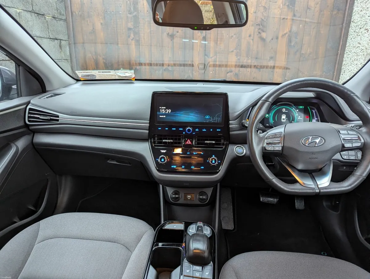 2020 (202) HYUNDAI IONIQ PREMIUM ELECTRIC 38.3KWH - Image 4