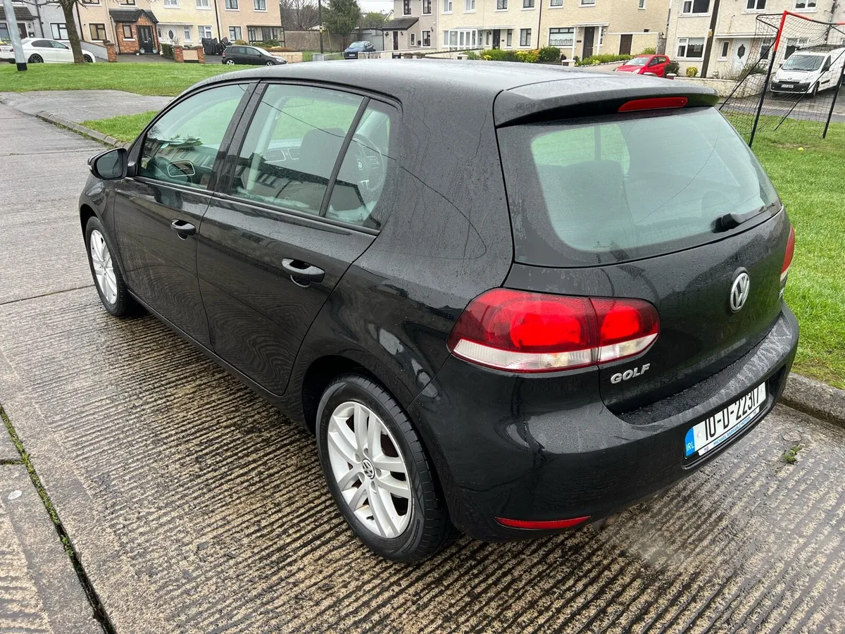 Volkswagen Golf 1.2 TSI Highline LOW KMS - Image 4