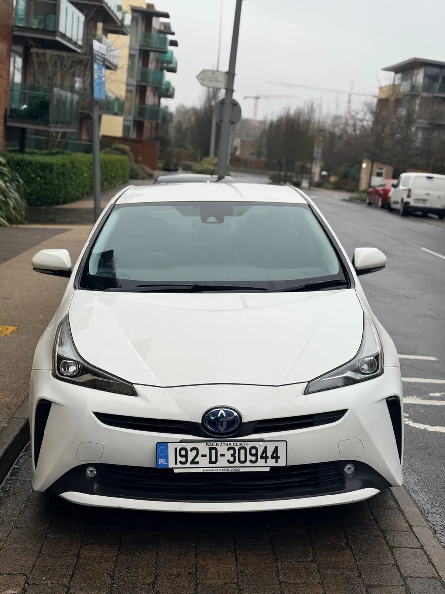 192 Toyota Prius Auto Hybrid Hi Spec Low Mileage - Image 1