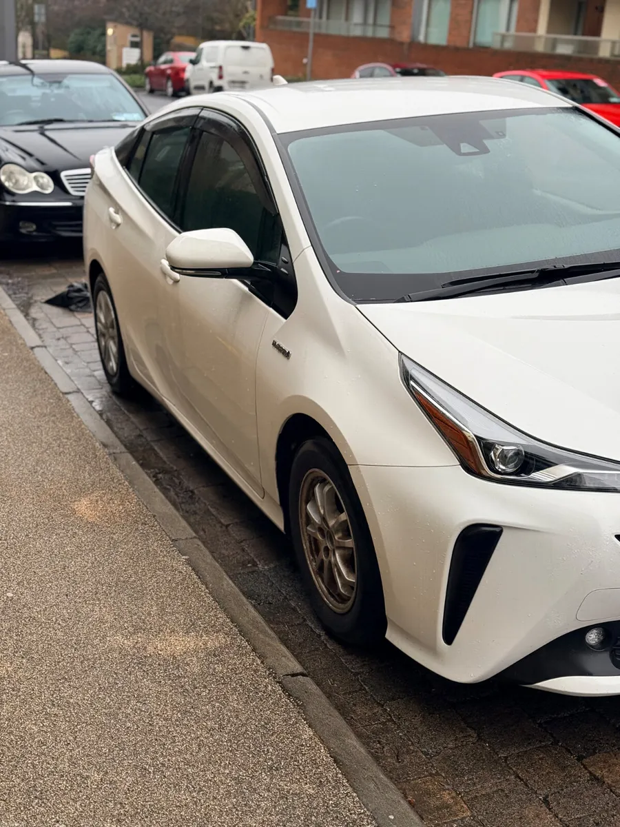 192 Toyota Prius Auto Hybrid Hi Spec Low Mileage - Image 4