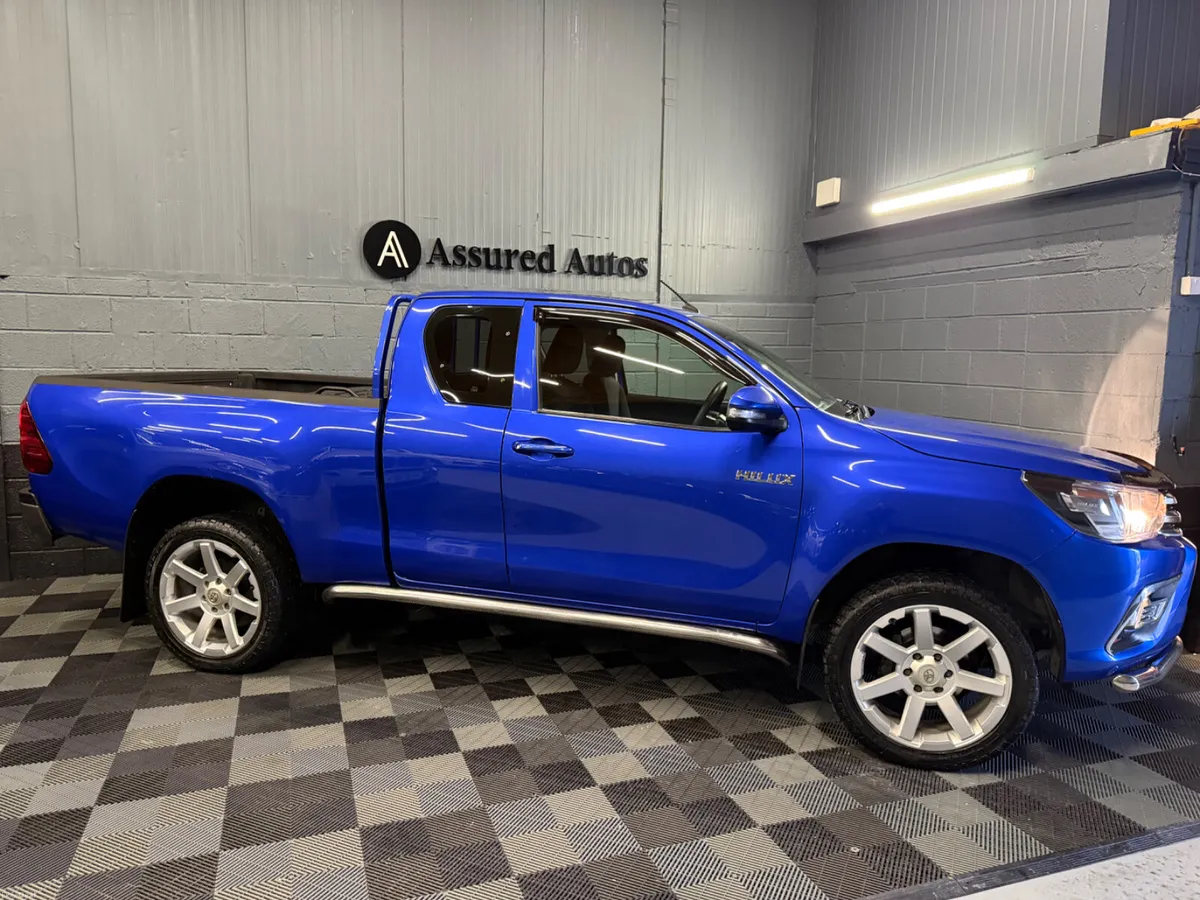 171 Toyota Hilux 2.3D4D 4 Seat Crew Cab  High Spec - Image 2