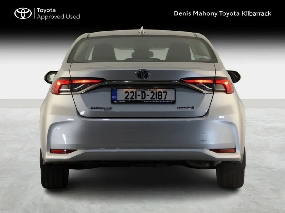 Toyota Corolla HYB LUNA SALOON - Image 4