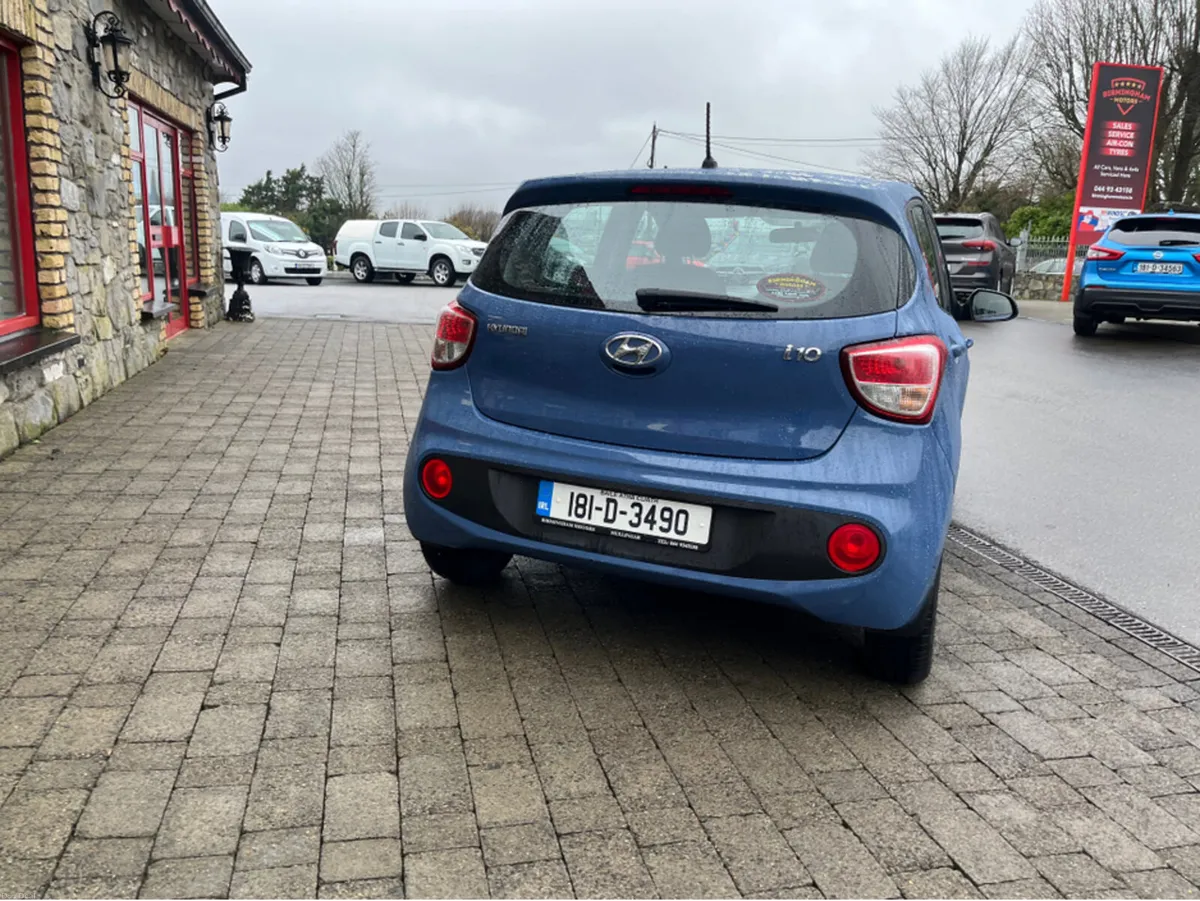 Hyundai i10 AUTOMATIC   DELUXE  1 OWNER - Image 2