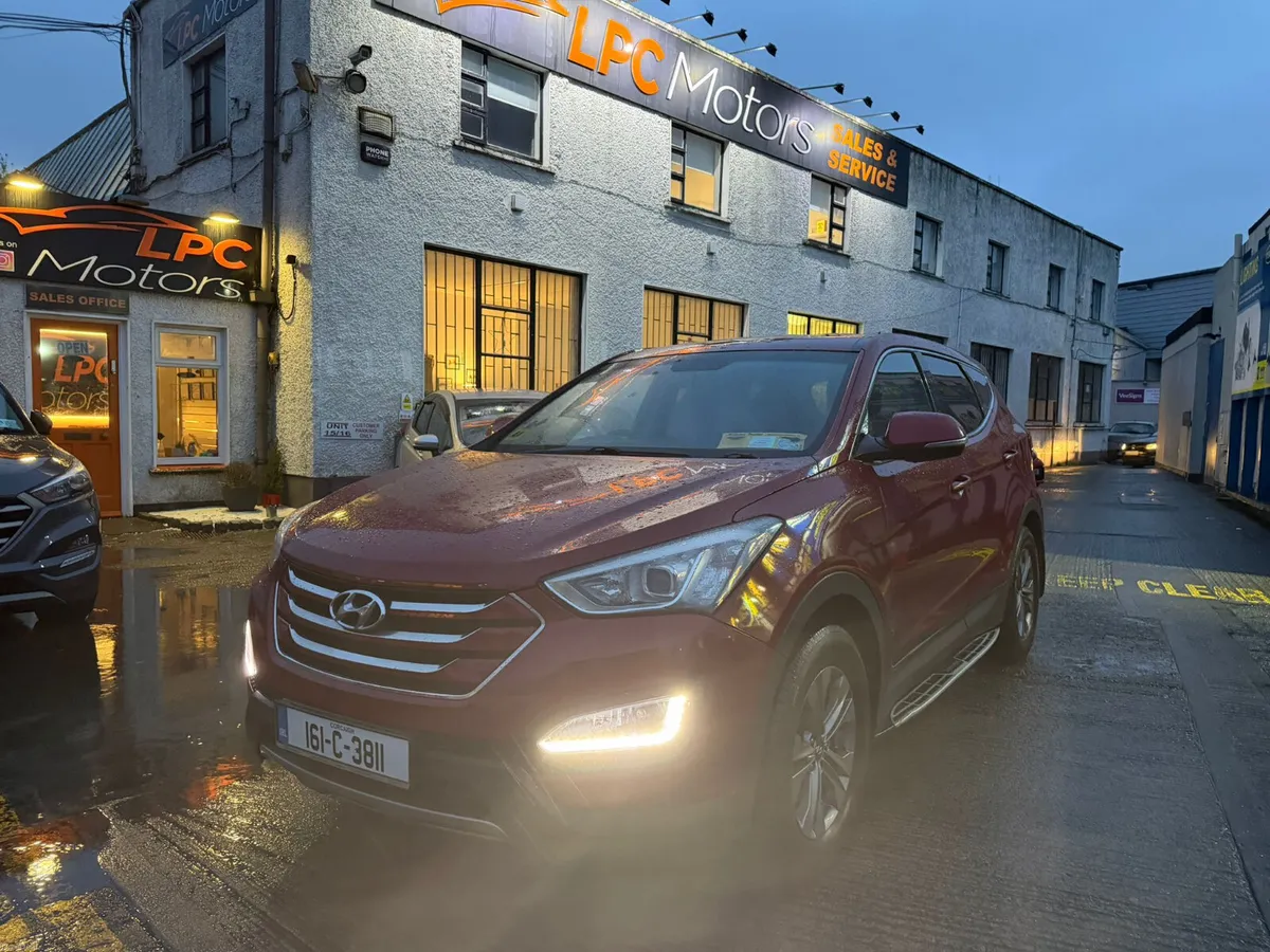 Hyundai Santa Fe 2016 Low Mileage - Image 2