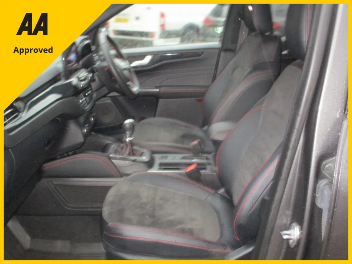 Ford Kuga ST-LINE X EDITION HIGH SPEC WITH LOW KMS - Image 4