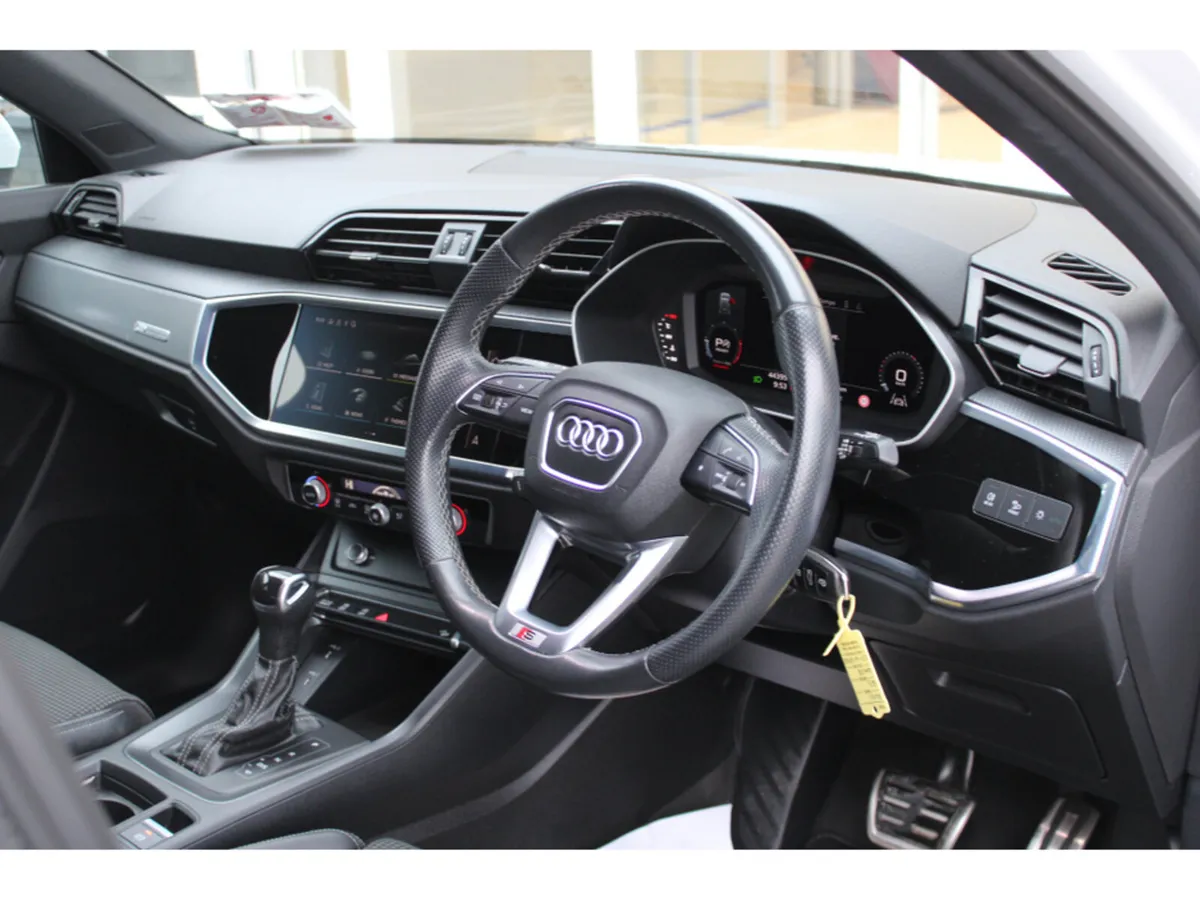 Audi Q3 2.0 TDI S LINE 35 150PS 5DR - Image 2