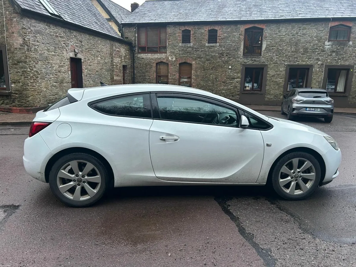 Opel Astra 2012 - Image 3