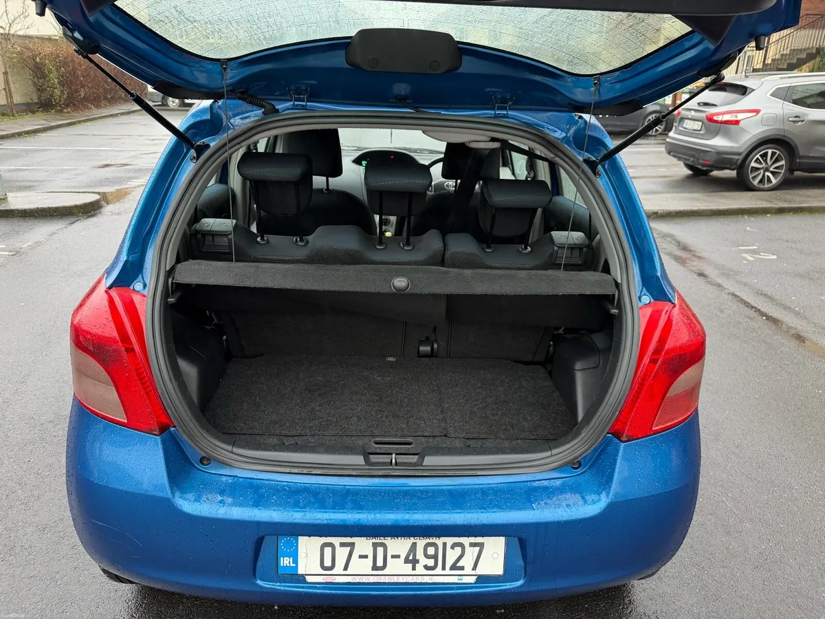 Toyota Yaris 1.3 petrol - Image 4