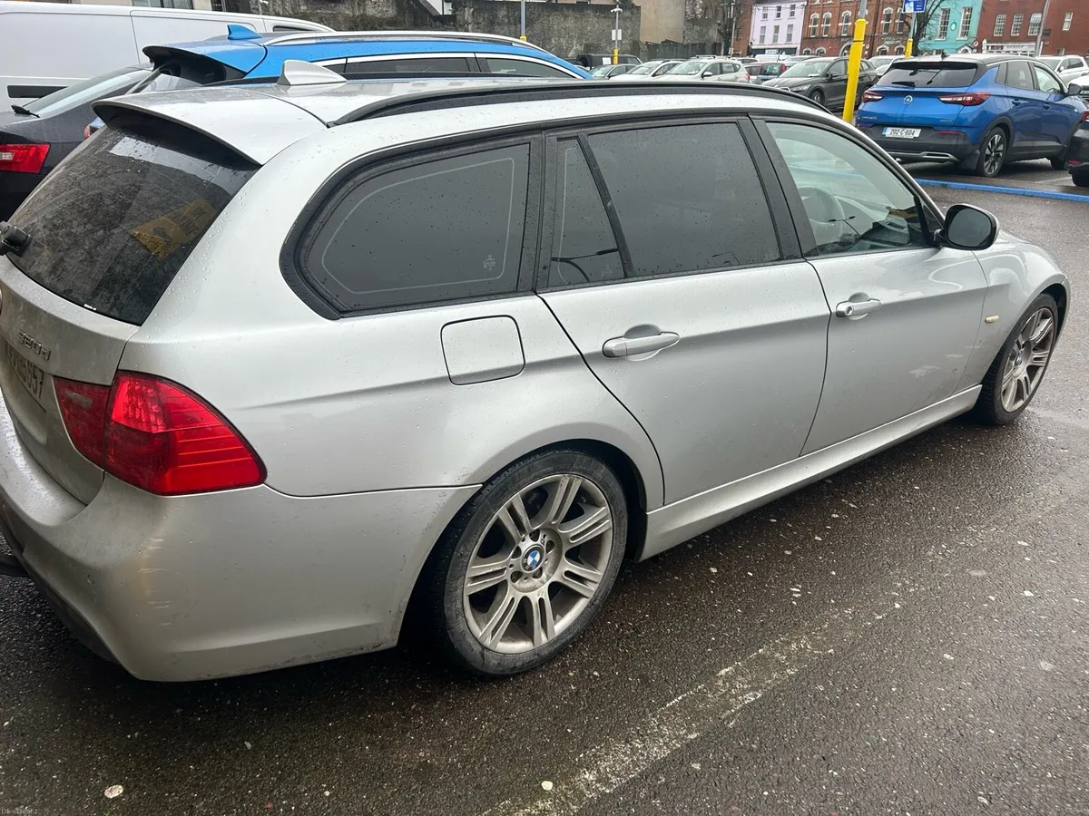 BMW 320d touring - Image 2