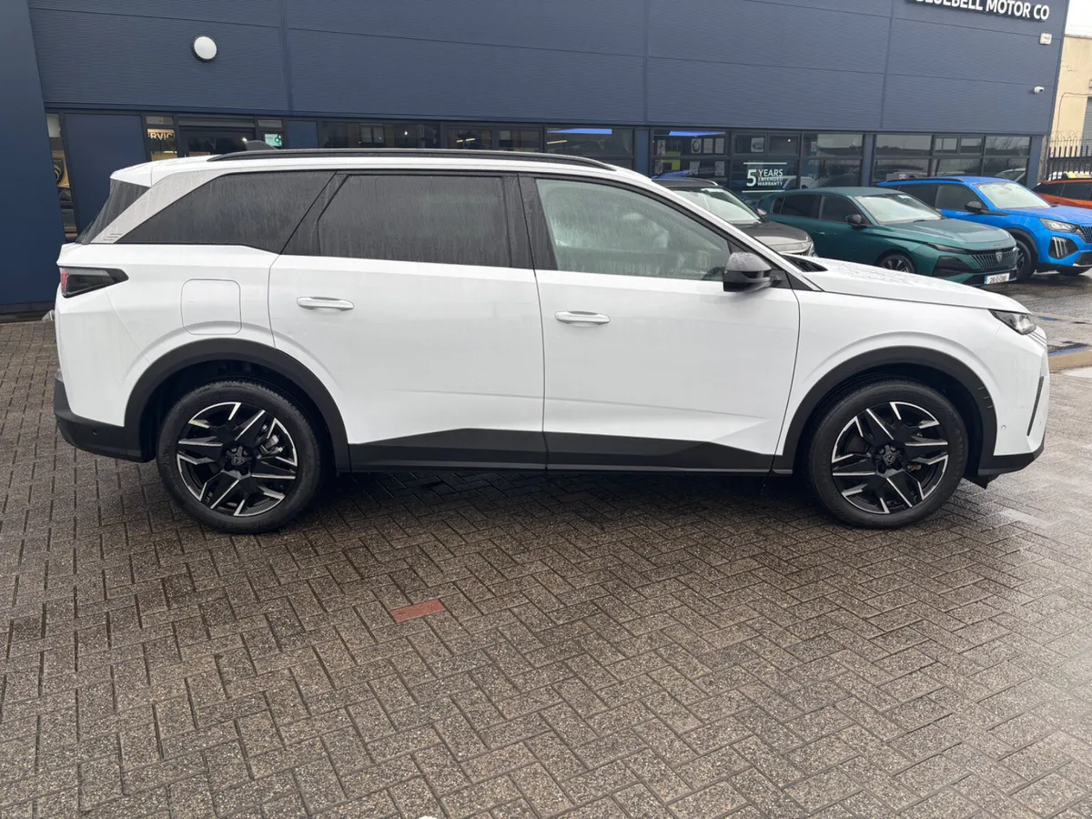 Peugeot 5008 2025 - Image 3