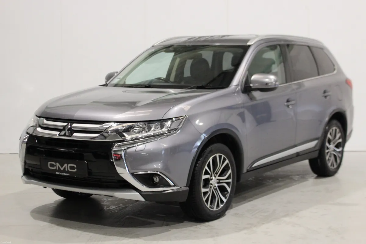 Mitsubishi Outlander 2017 2.3d AWD 7 SEATS - Image 3