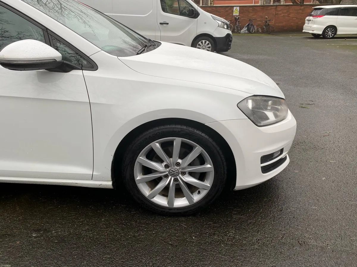 Volkswagen Golf 1.2 TSI Manual - Image 4