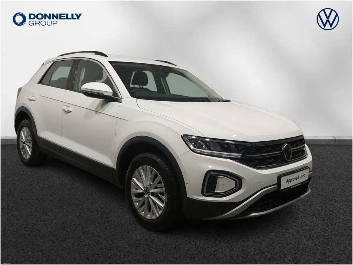 Volkswagen T-roc Hatchback Life - Image 1