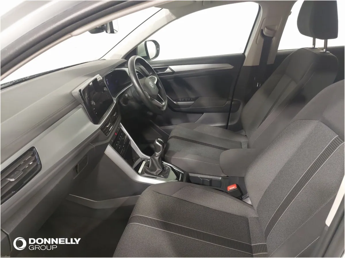 Volkswagen T-roc Hatchback Life - Image 2