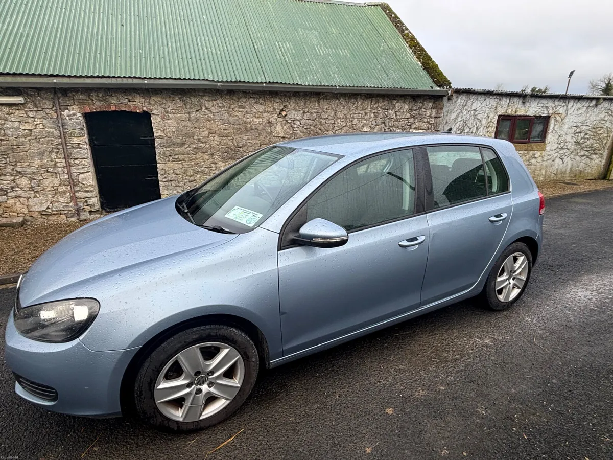 Volkswagen Golf 2010 - Image 2
