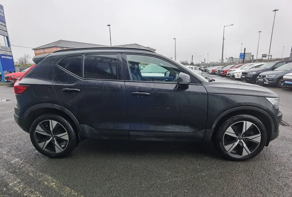 VOLVO XC40 1.5 T4 R-DESIGN RECHARGE AUTO PHEV - Image 4