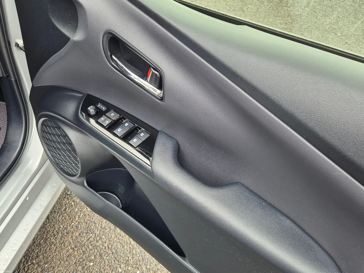 2018 Tyota Prius - Image 4